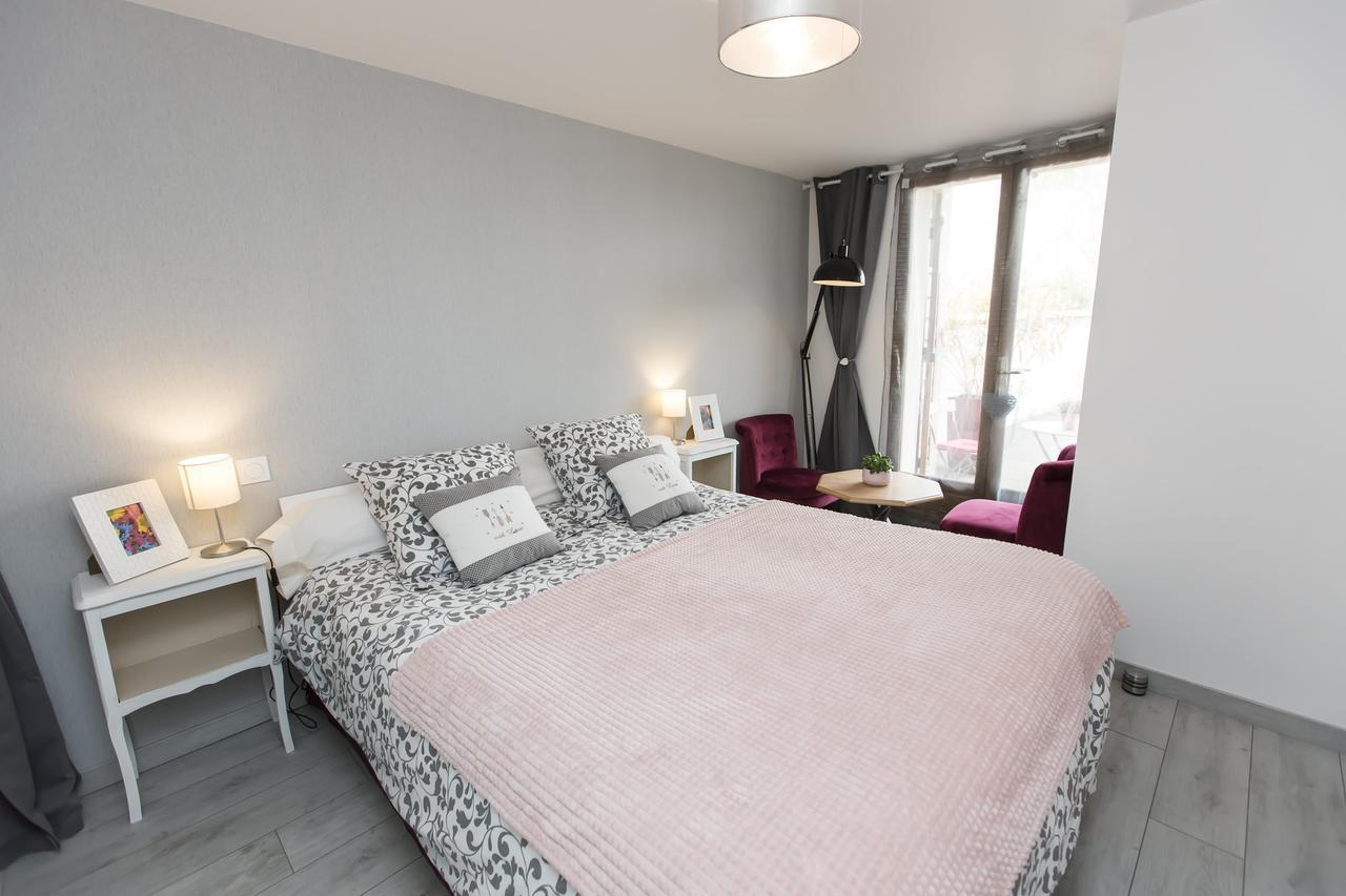 Chambre D'Hotes Des Lys Montbrison Exterior foto